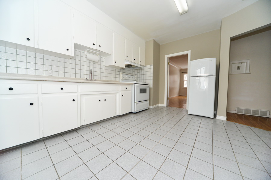 1,636 sqft living space, 3 Bedroom, 2 Bath, Full Kitchen with large Living Room in Prince Rupert